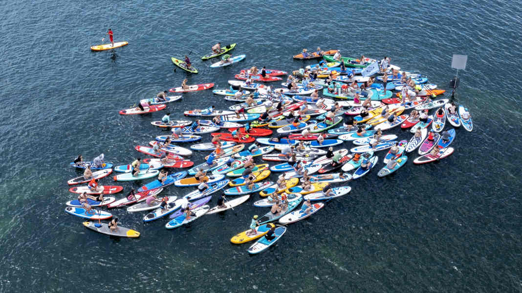 SUP yoga on Lake Constance: new world record on the SUP?