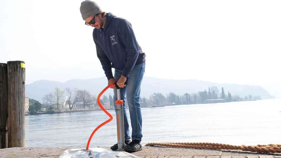 Pump station: deflate the SUP board