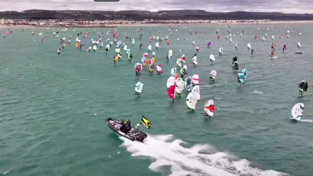 Defi Wing: 400 Teilnehmer am Start, Benjamin May auf Podiumskurs