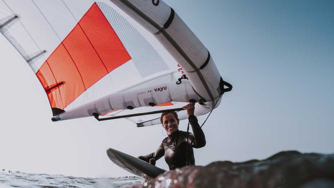 Learning to wing surf: size, grips, valve system - how to find the right wing