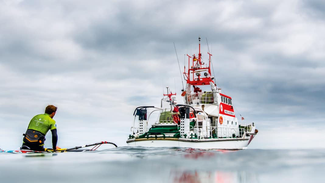 Sicherheit beim Windsurfen: So verhältst du dich in einem Notfall richtig