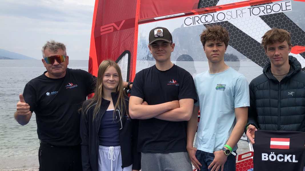 From competition to coaching: ex-regatta surfers start a new career as iQFOiL coaches