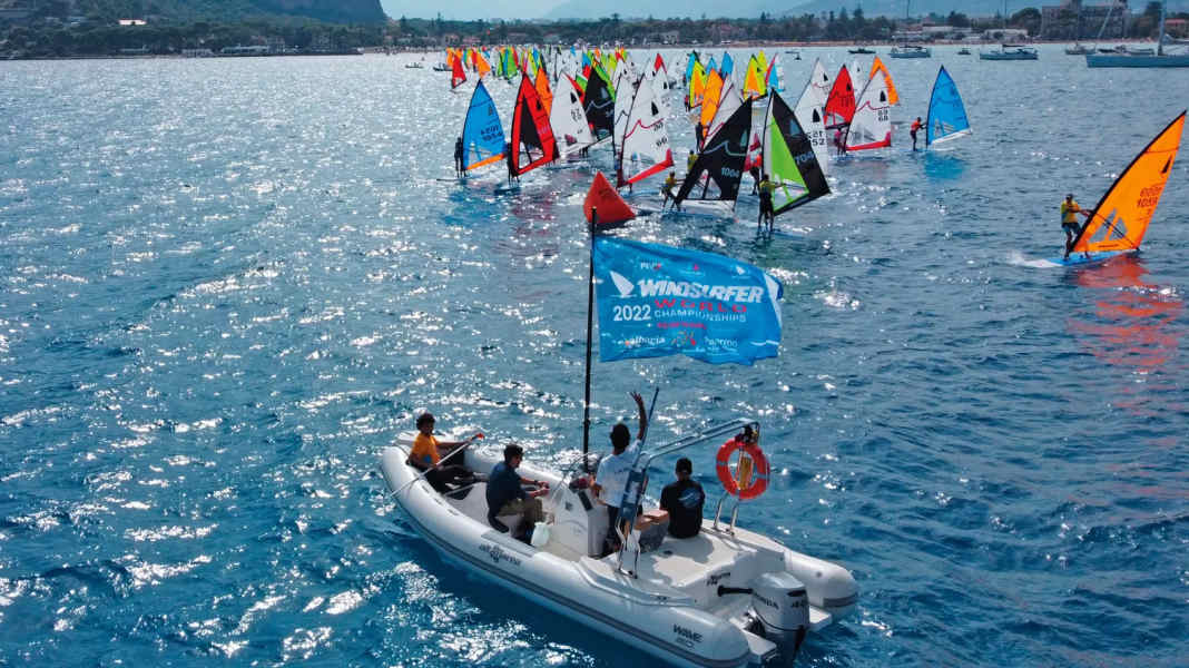 Windsurfer LT World Championship: Light wind race in Mondello on Sicily