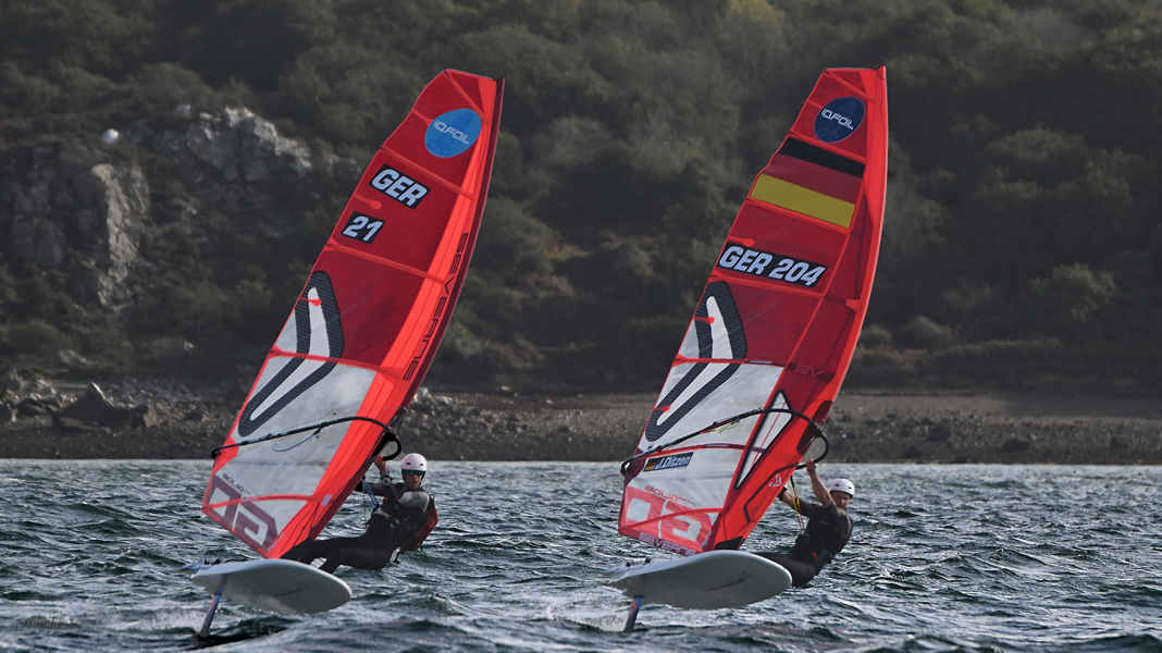 iQFoil Youth EM Brest: Young talents struggle with difficult conditions