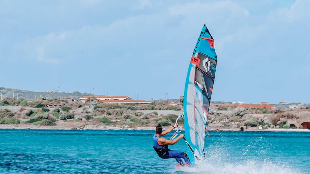 Italien: Windsurf-Spot Saline auf Sardinien