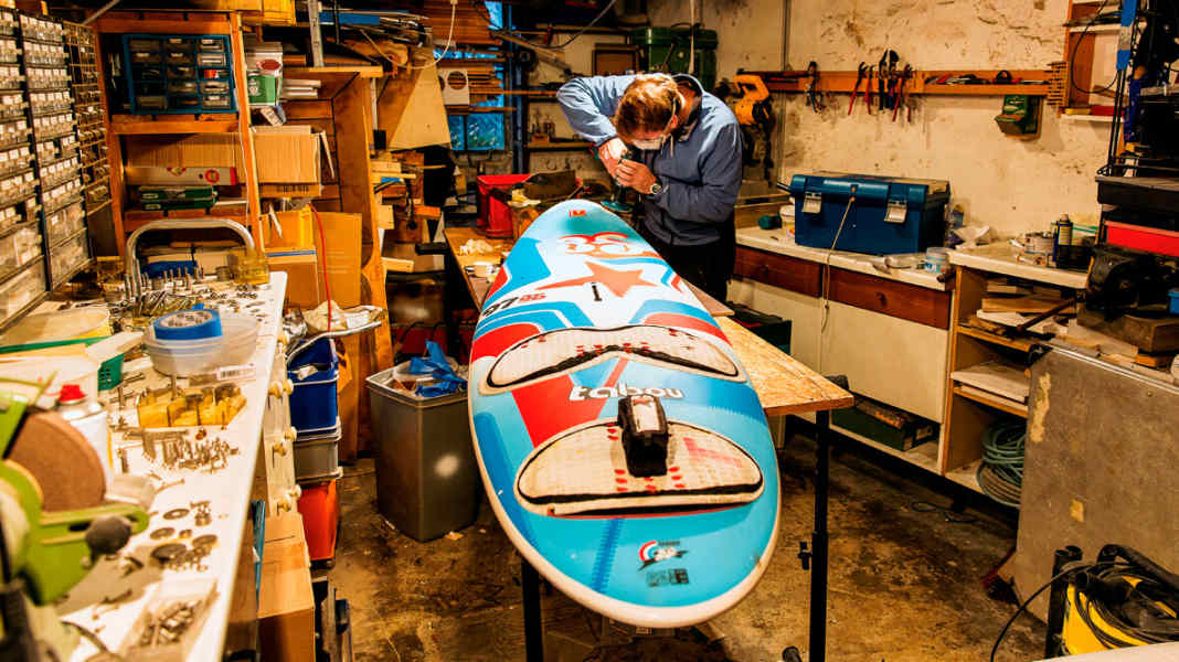 Workshop: Repairing windsurf boards - all the tips in the workshop