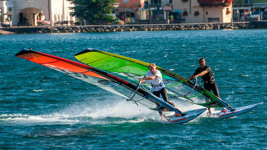 NeilPryde Hornet 7.2 against Hellcat 7.2 | SURF