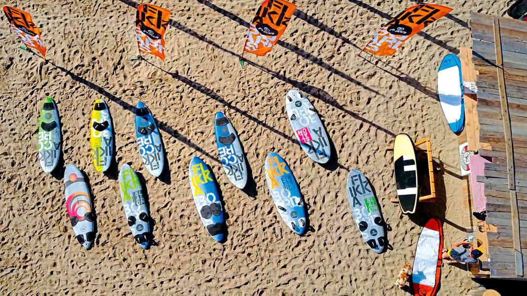 Flikka: Custom windsurf boards off the peg