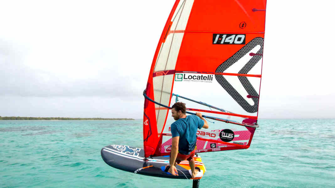 Alles was du über Foilboards wissen musst – Windsurf Board Guide