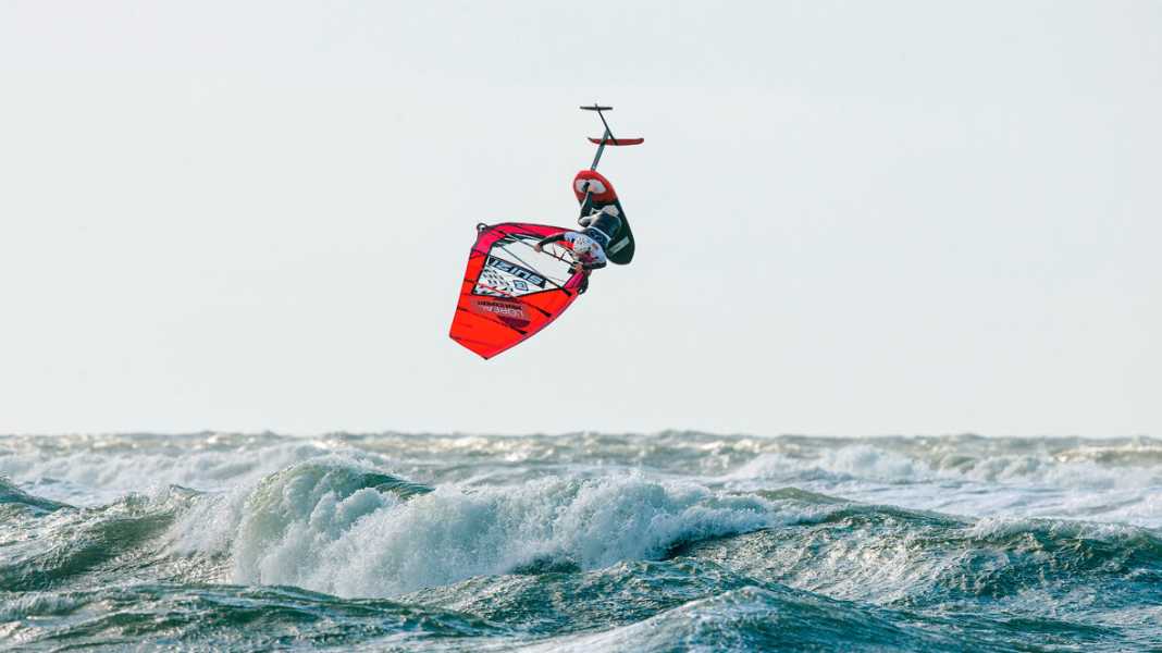 Interview with foil freestyler Balz Müller