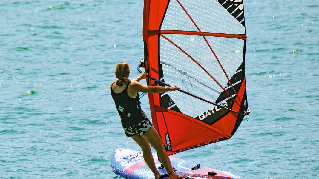 Versatile WindSUP: Sport Vibrations Surf Multisport