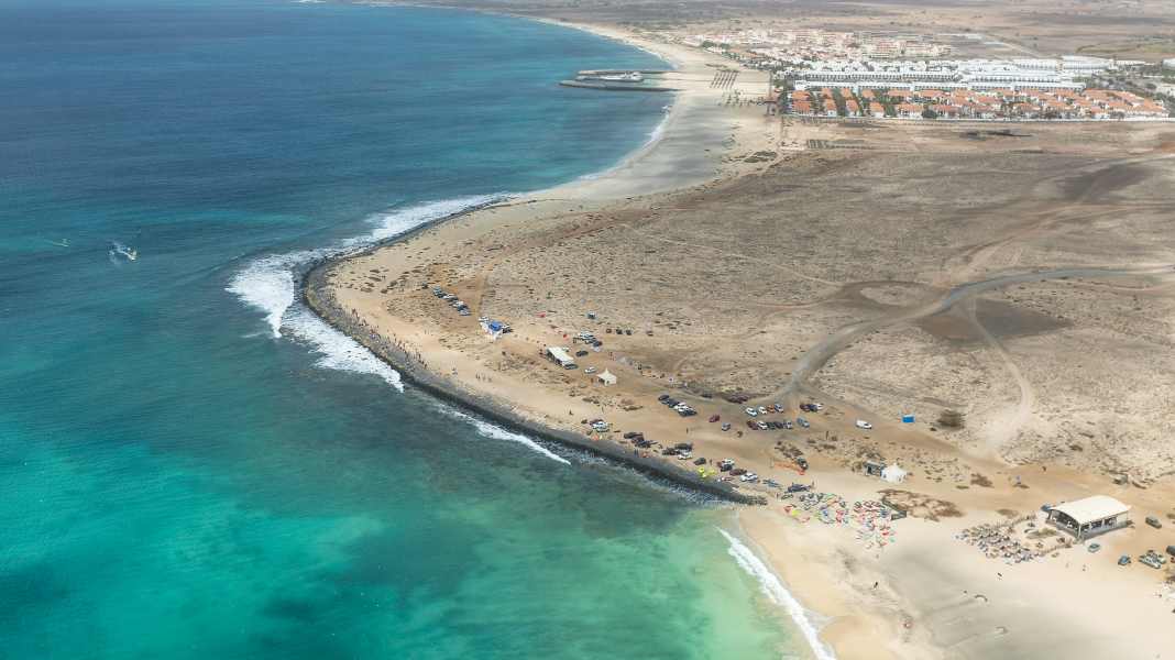 Camp for beginners 2/2025: Learn to wave or windsurf in Cape Verde