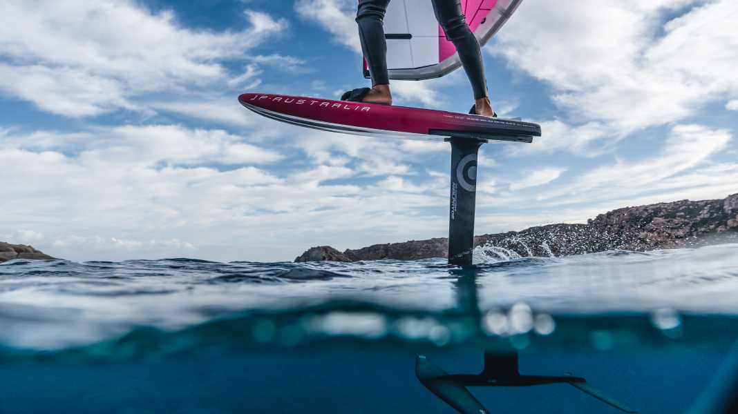 Basics: So findest du die richtige Foil-Position beim Wingsurfen