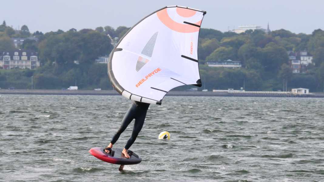 Fahrtechnik: Wingfoil-Halse - das sind die 3 häufigsten Fehler