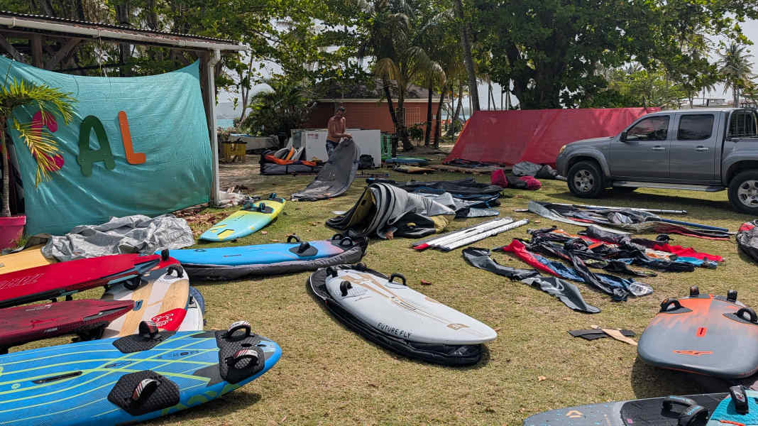 surf-Tests: Alle Tests 2026 im Überblick - Boards, Segel, Gabeln und mehr zum Windsurfen
