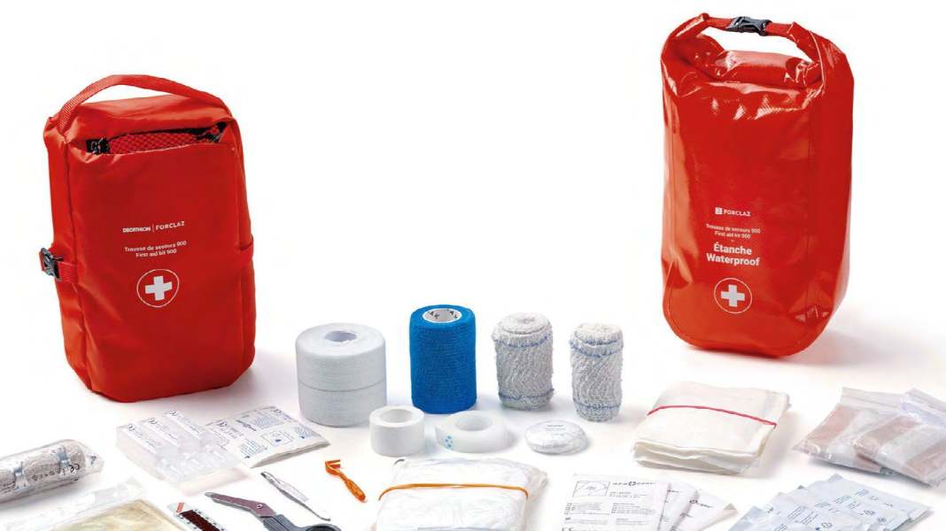 Decathlon first aid kit: 80 items for emergencies