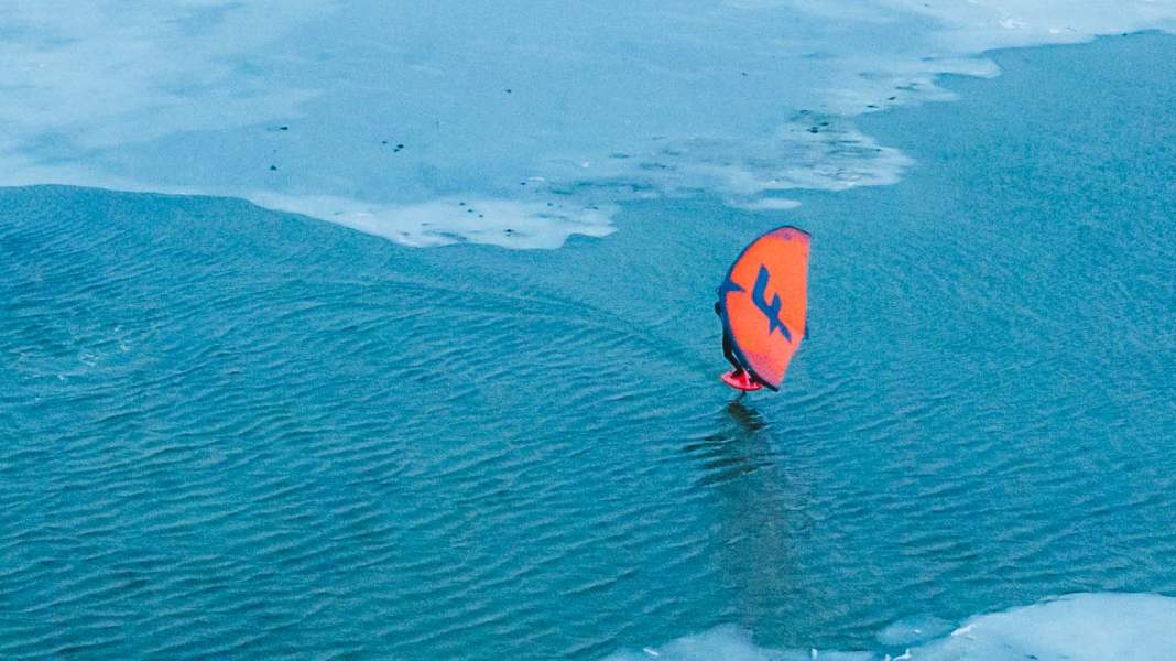Gallery: Wingsurf-Abenteuer auf der eiskalten Ostsee