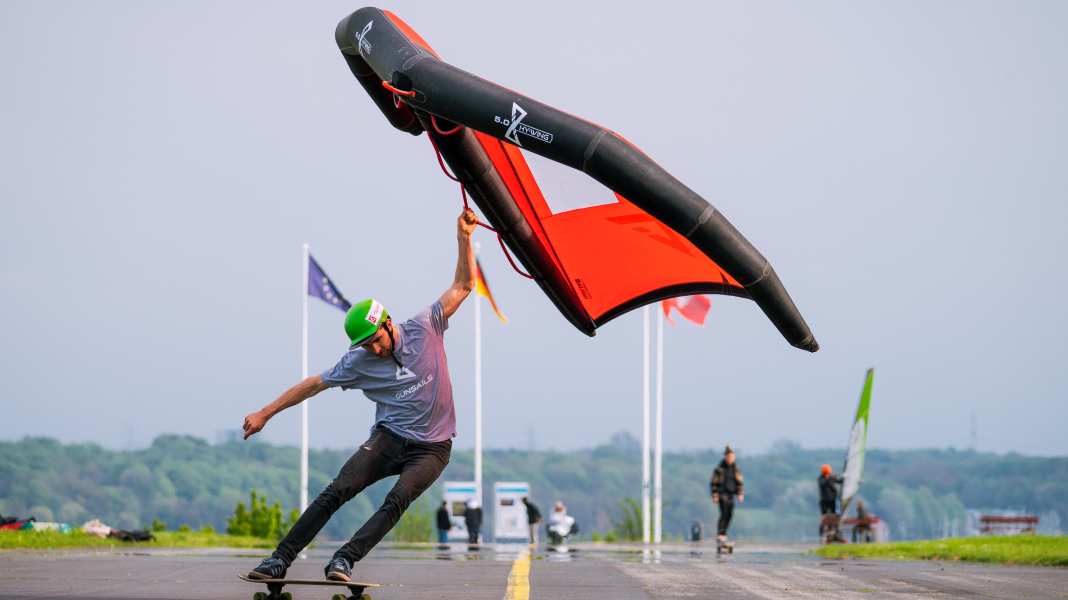 Wingfoilen auf Asphalt – die besten Tipps zum Wingskaten