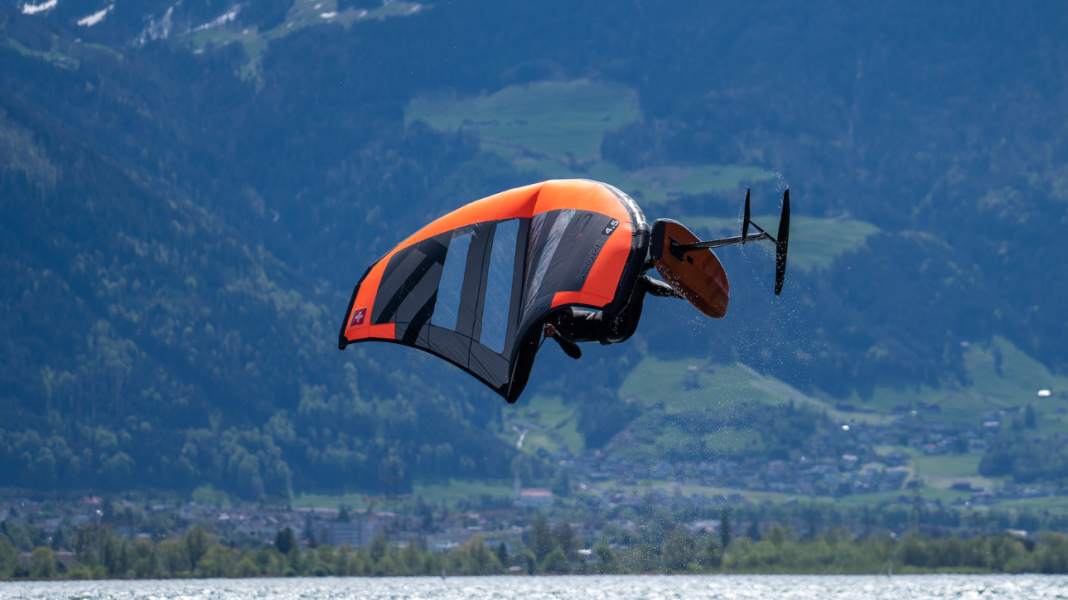 Pure gold - Balz Müller whirls in the Swiss winter storm