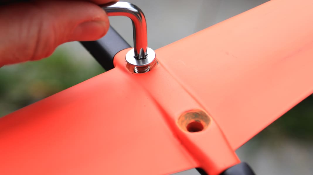 Wingsurf Tipps & Tricks: Darum solltest du die Foil-Schrauben fetten