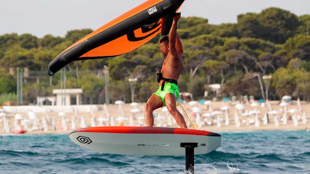 Wingsurfing & windfoiling - test of the I-99 Volare crossover