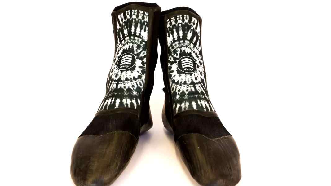 New surf shoes from Wetty Wetsuit - barefoot feeling in winter