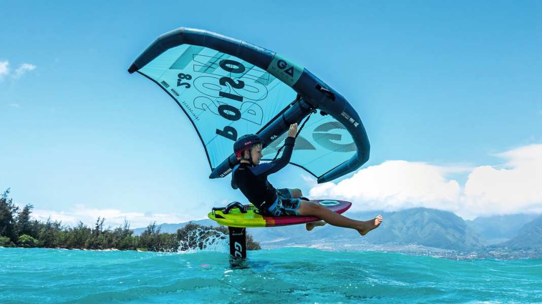 Guide: Wingsurfing for kids - what you should consider when it comes to equipment and safety