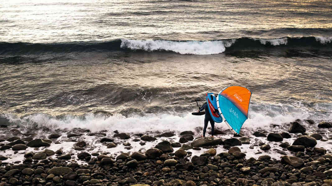 Fahrtechnik: So überwindest du den Shorebreak beim Wingfoilen