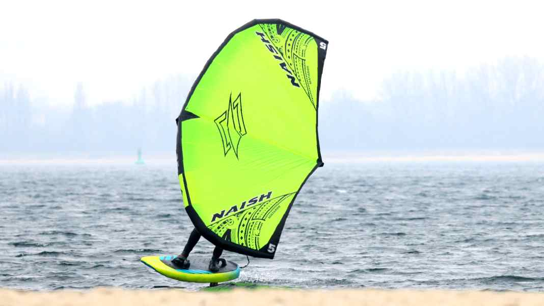 Test: Naish Matador LT - kraftvoller Wing mit neuem Griffsystem