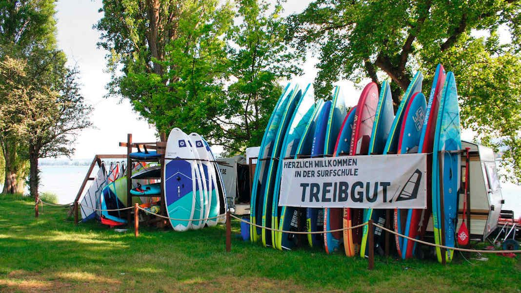Treibgut: Neue Surfschule am Bodensee