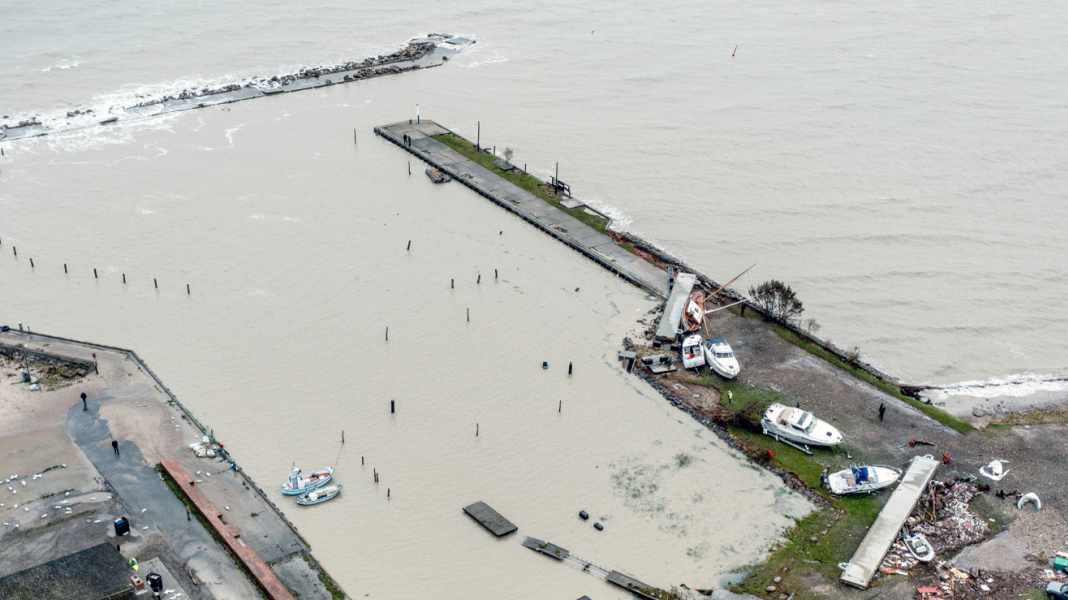 Baltic Sea storm surge: Danish harbours between seasonal fiasco and new start