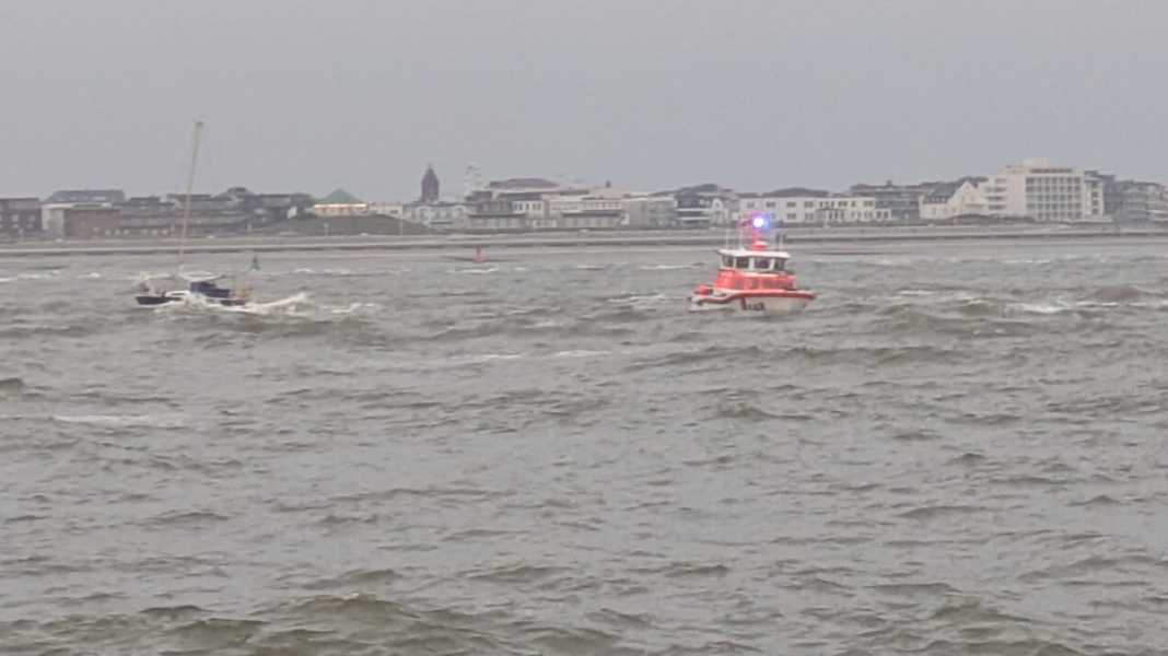 Seenot: Erneut Segler vor Norderney aus Brandung befreit