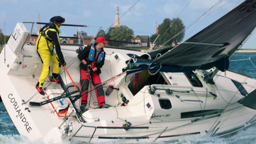 Marineria: terzarolare la randa - è meglio avvolgere o stendere?