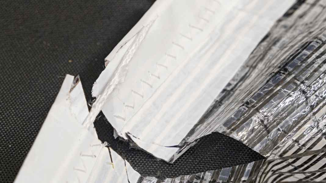 Riparazione delle vele: Primo soccorso per i tessuti costosi - come salvare le vele in laminato e in membrana