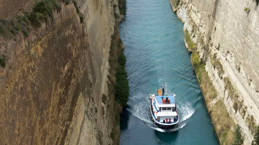 Grèce : réouverture du canal de Corinthe