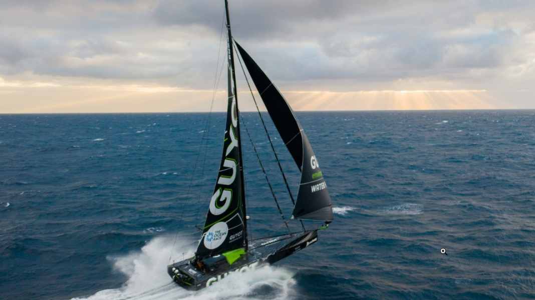 The Ocean Race : "Guyot" doit faire escale au Cap en raison d'une avarie de coque