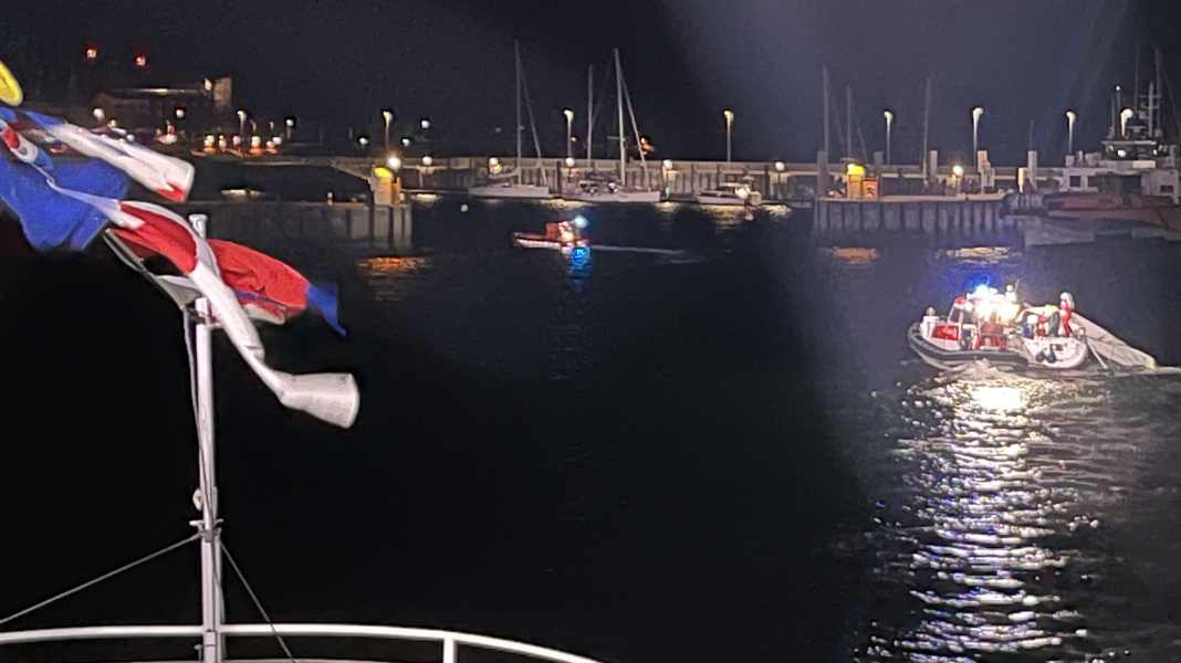 In difficoltà al largo di Helgoland: barca a vela si scontra con la leggendaria nave faro "Elbe 1"