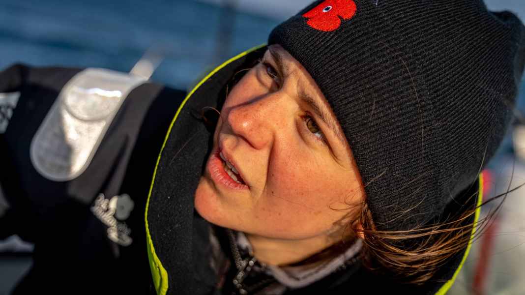 12th Route du Rhum: one capsize, three mast breaks and Herrmann struggles