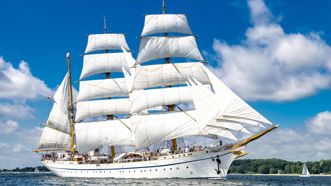 "Gorch Fock": incontro storico con tre navi gemelle