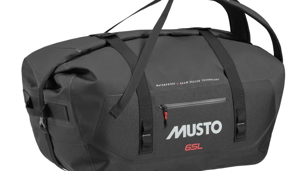 Musto 65L Waterproof Carryall: borsone high-tech