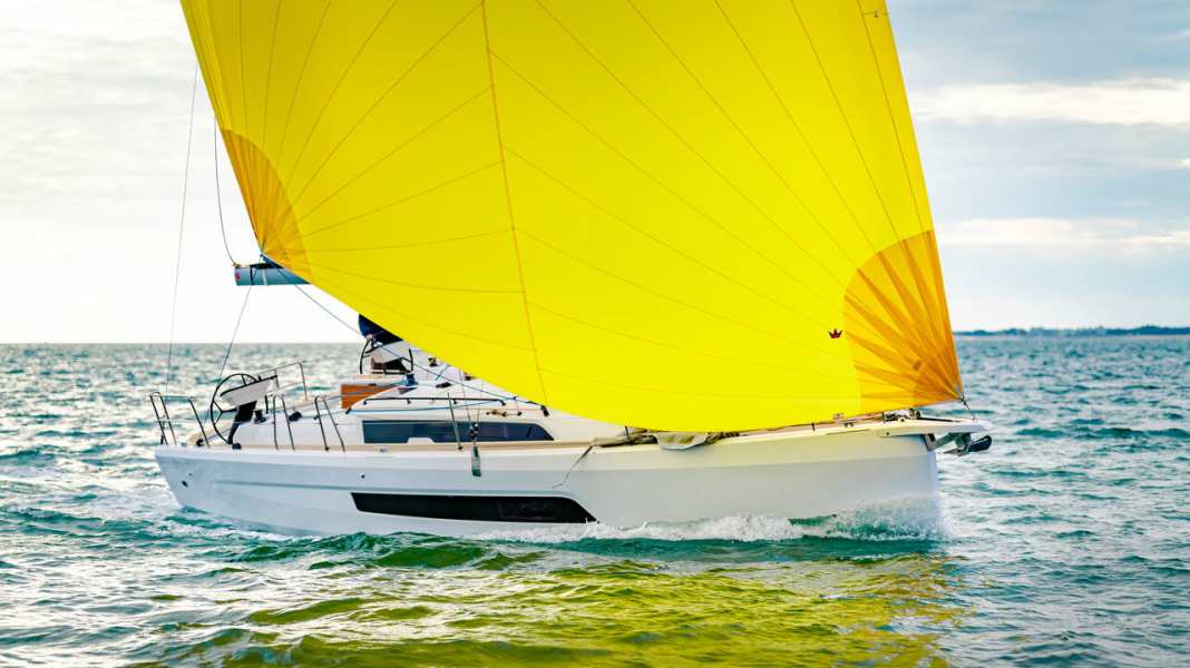 Prime foto del test: Dufour 37 - lo yacht di dieci metri che vuole diventare grande