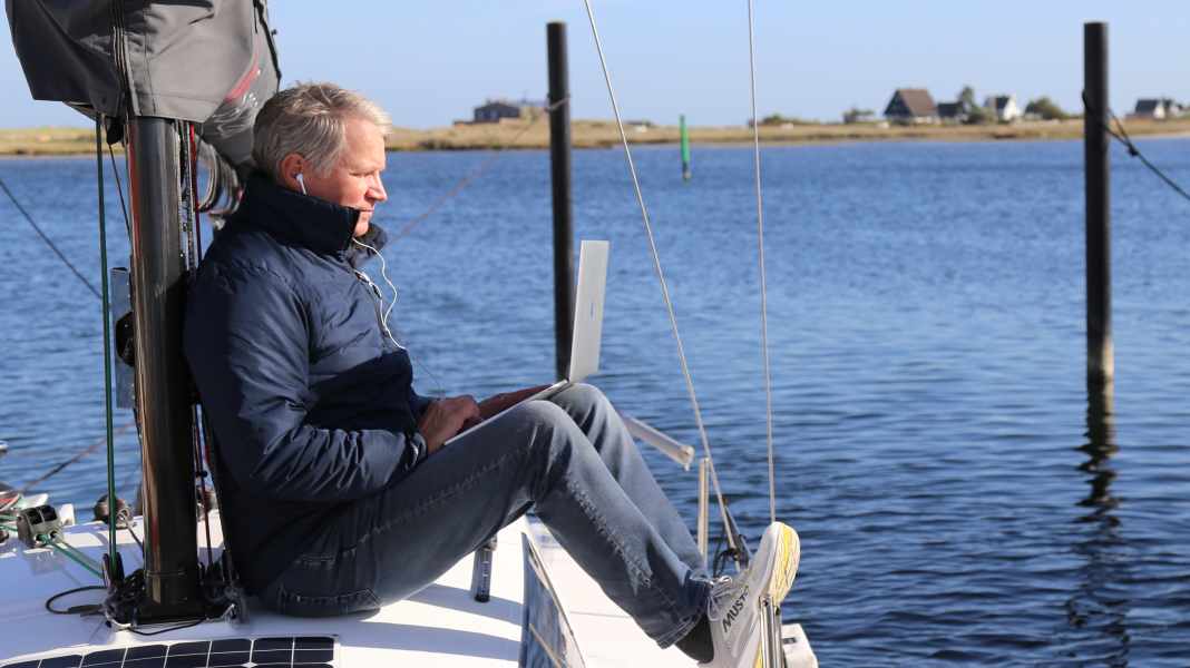 Insurance: Are personal items on board covered by the boat policy?