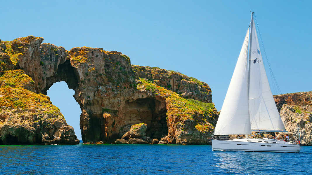 News from Greece: Corinth Canal opens - Corona rules relaxed