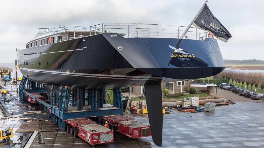 Royal Huisman zeigt 81-Meter-Schoner