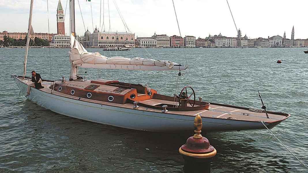 Classic: Bond yacht for sale