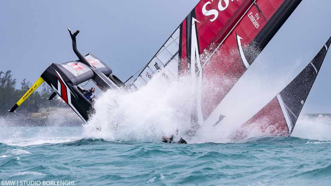 Americas Cup : le spectaculaire chavirage. Protocole minute en images