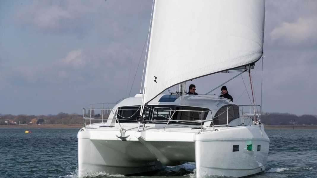 Test de bateau : Broadblue 346 : catamaran de croisière d'Angleterre