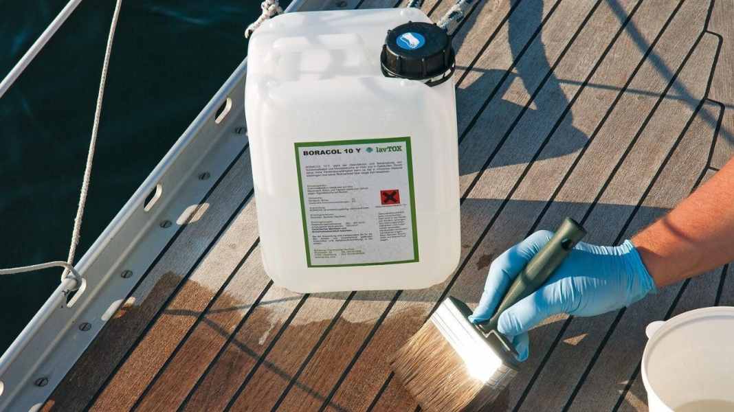 Teak deck care: how to keep your teak deck fit for a long time