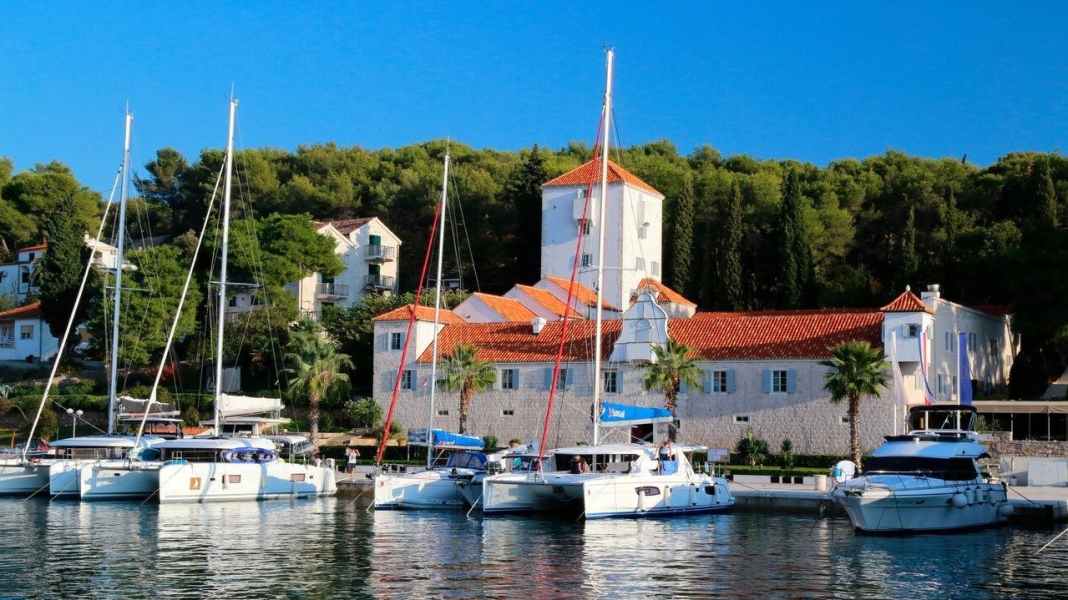 Area info: Yacht charter Croatia: Dalmatia from Zadar to Split