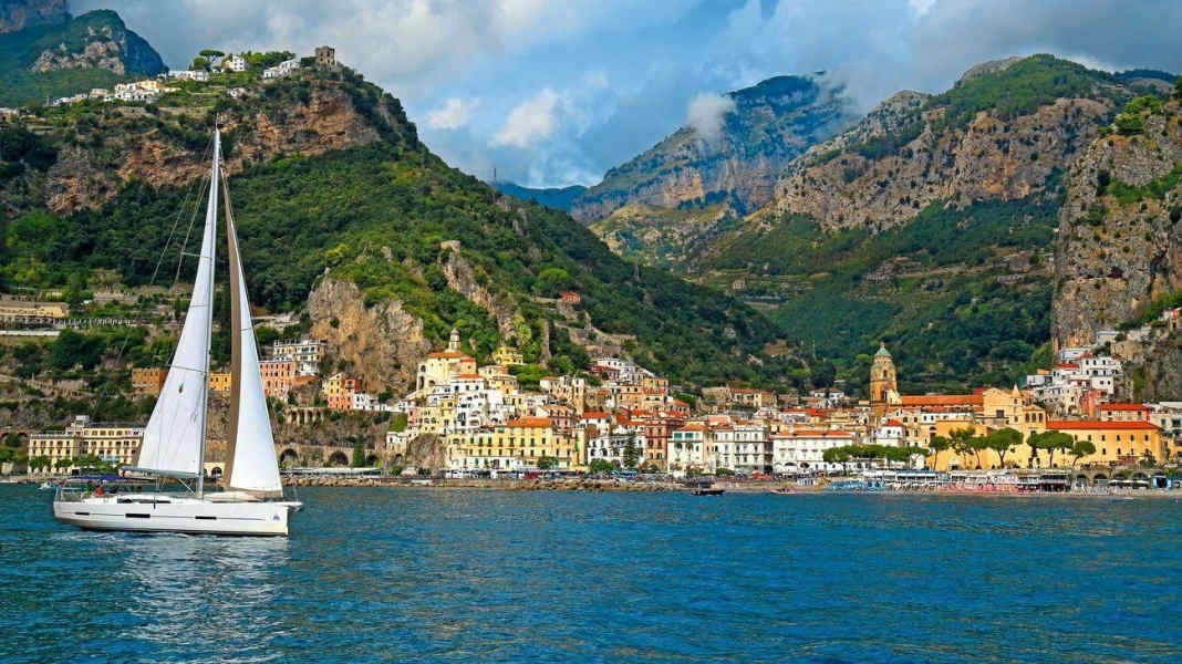 Information sur la zone : Location de bateau Italie : Golfe de Naples et Côte Amalfitaine